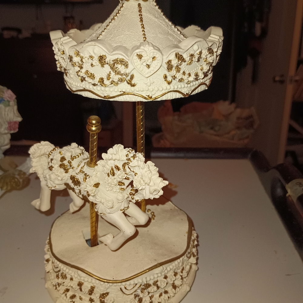 Musical carousel
